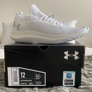NWOT Under Armour UA W Flow Velocities SE